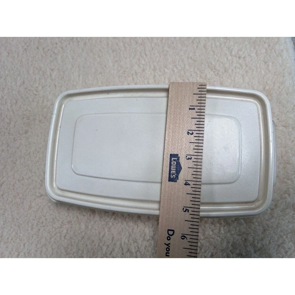 Rubbermaid Servin Saver Storage Container Almond Lid Rectangle 4 Cups 3860